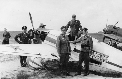 Germans inspecting captured Soviet planes.